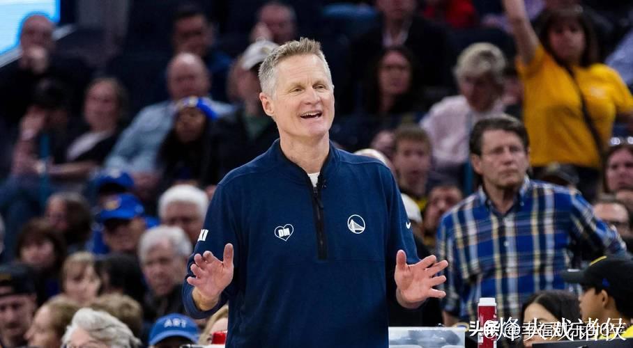 科尔谈梅尔顿:他的防守很出色,并且他决策果断&基本功扎实 科尔谈梅尔顿:他的防守很出色,并且他决策果断&基本功扎实